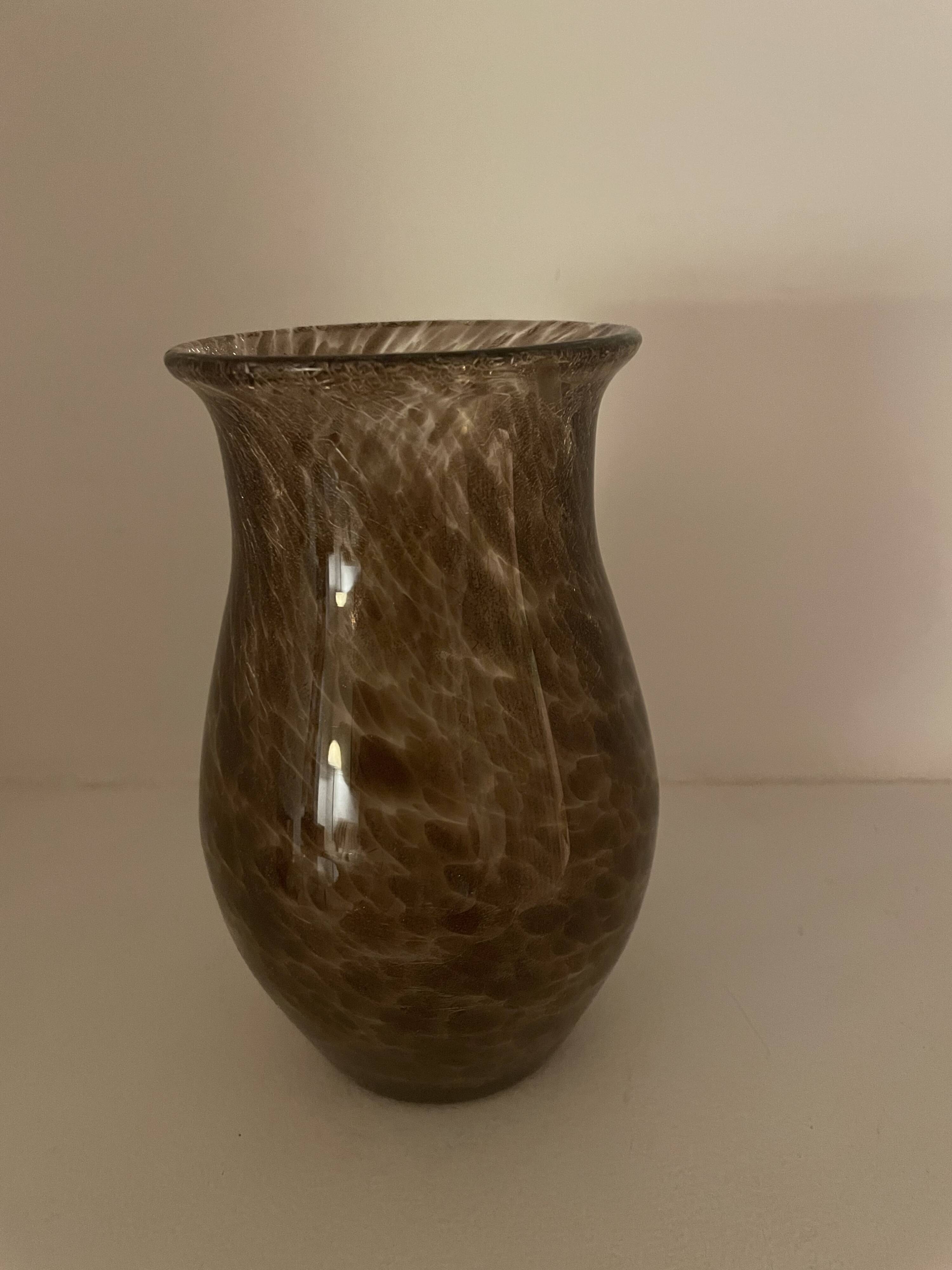 Set of 18 decorative items