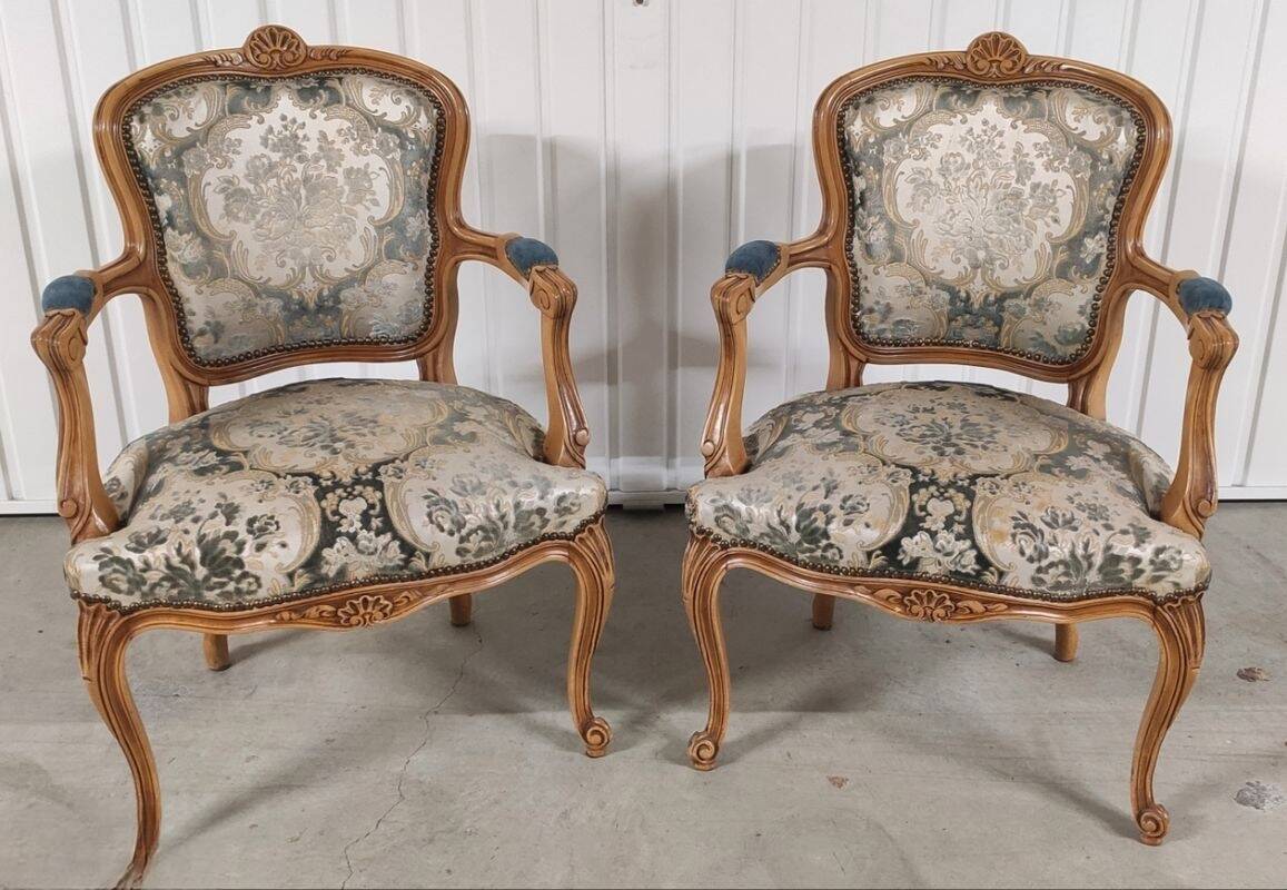 Pair of Louis XV Cabriolet Armchairs in Walnut – 18th Century Style