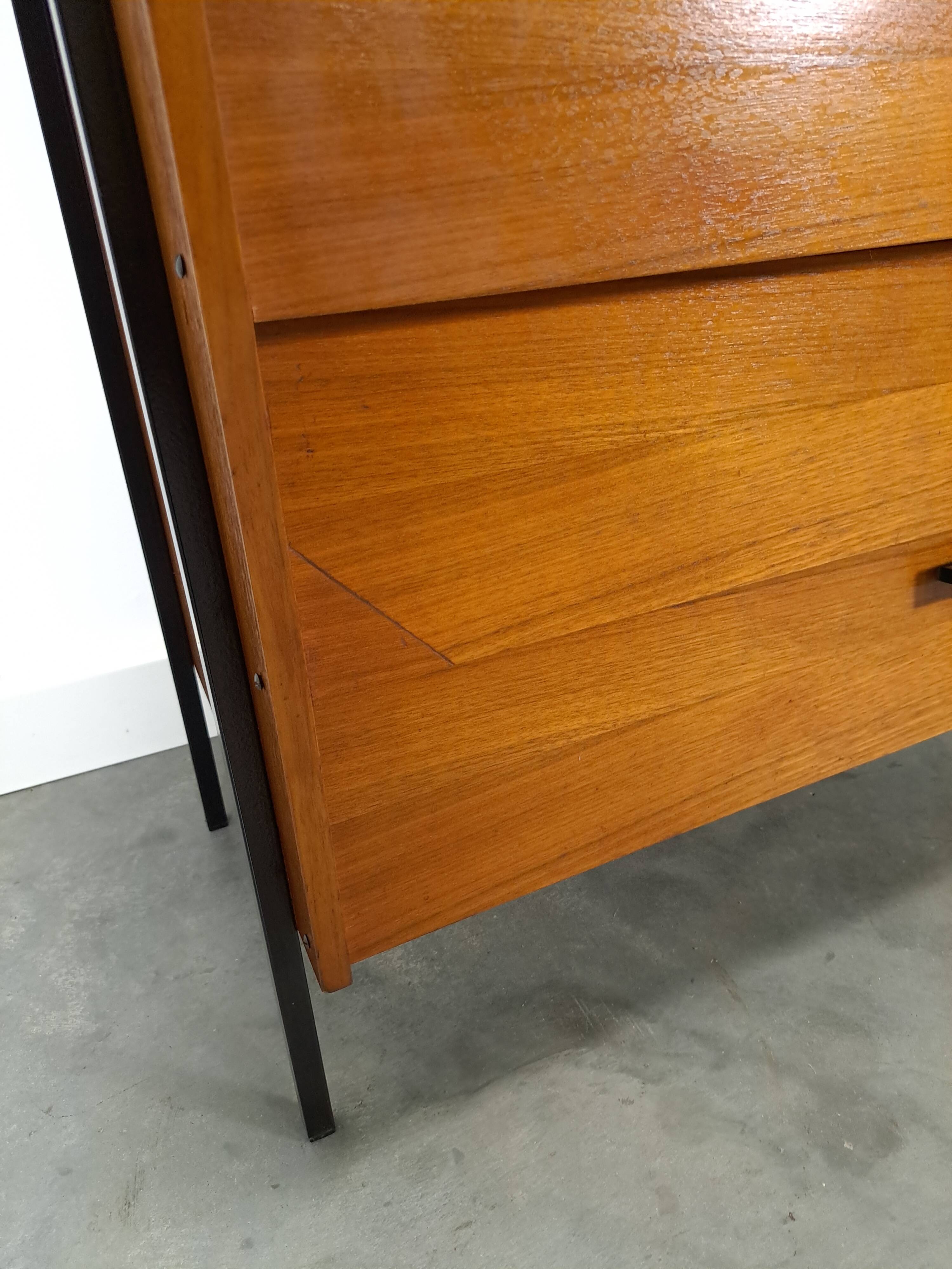 Teak schoenenkast met zwart metalen poten, nr. 2