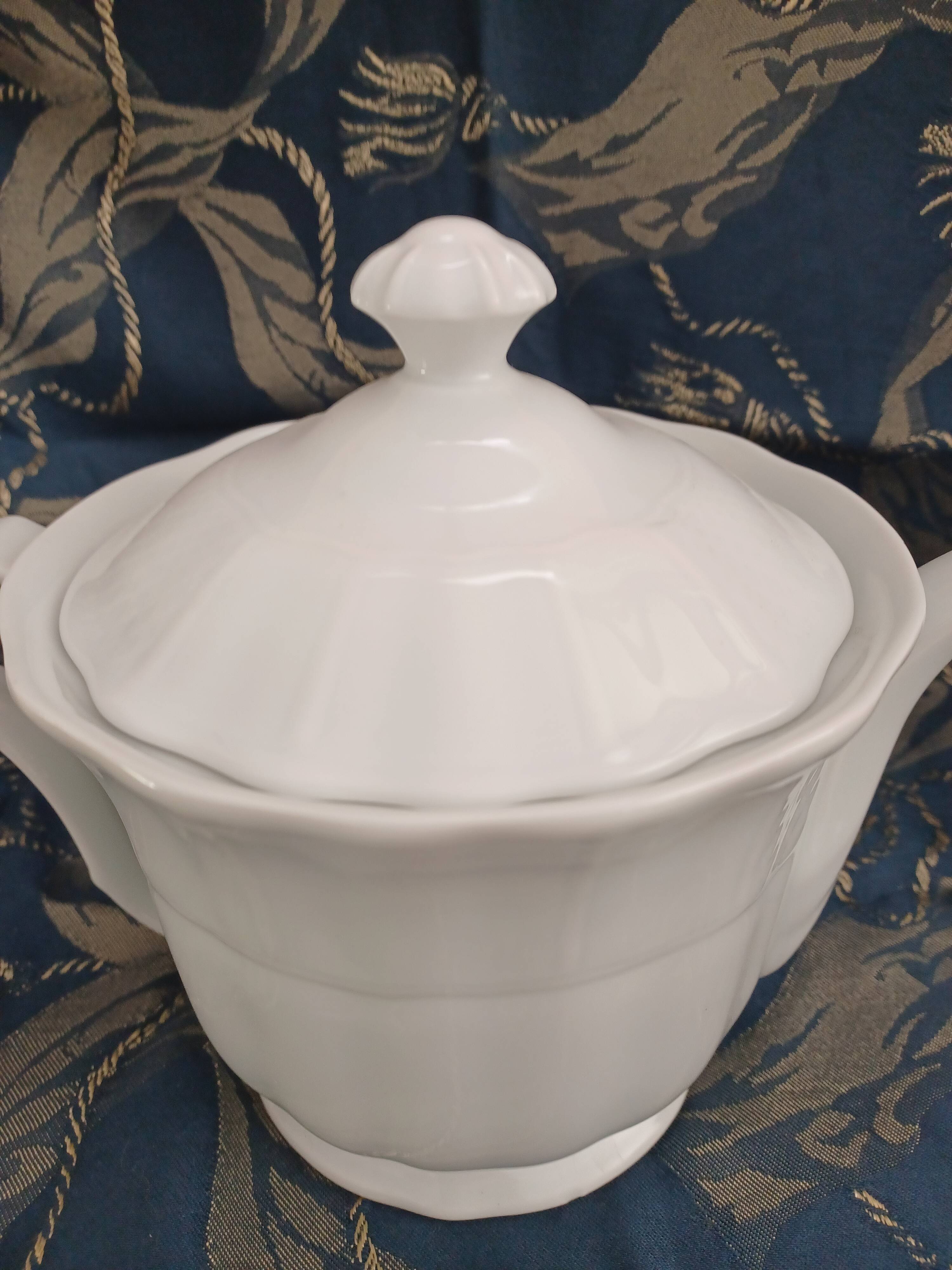 White porcelain tea.