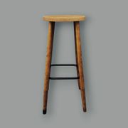 Ancien tabouret de bar en bois et métal – design sobre et authentique