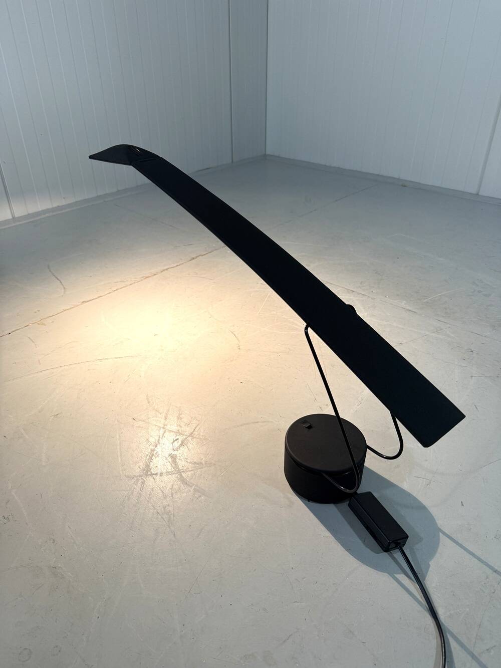 Dove desk lamp Mario Barbaglia & Marco Colombo, Italy
