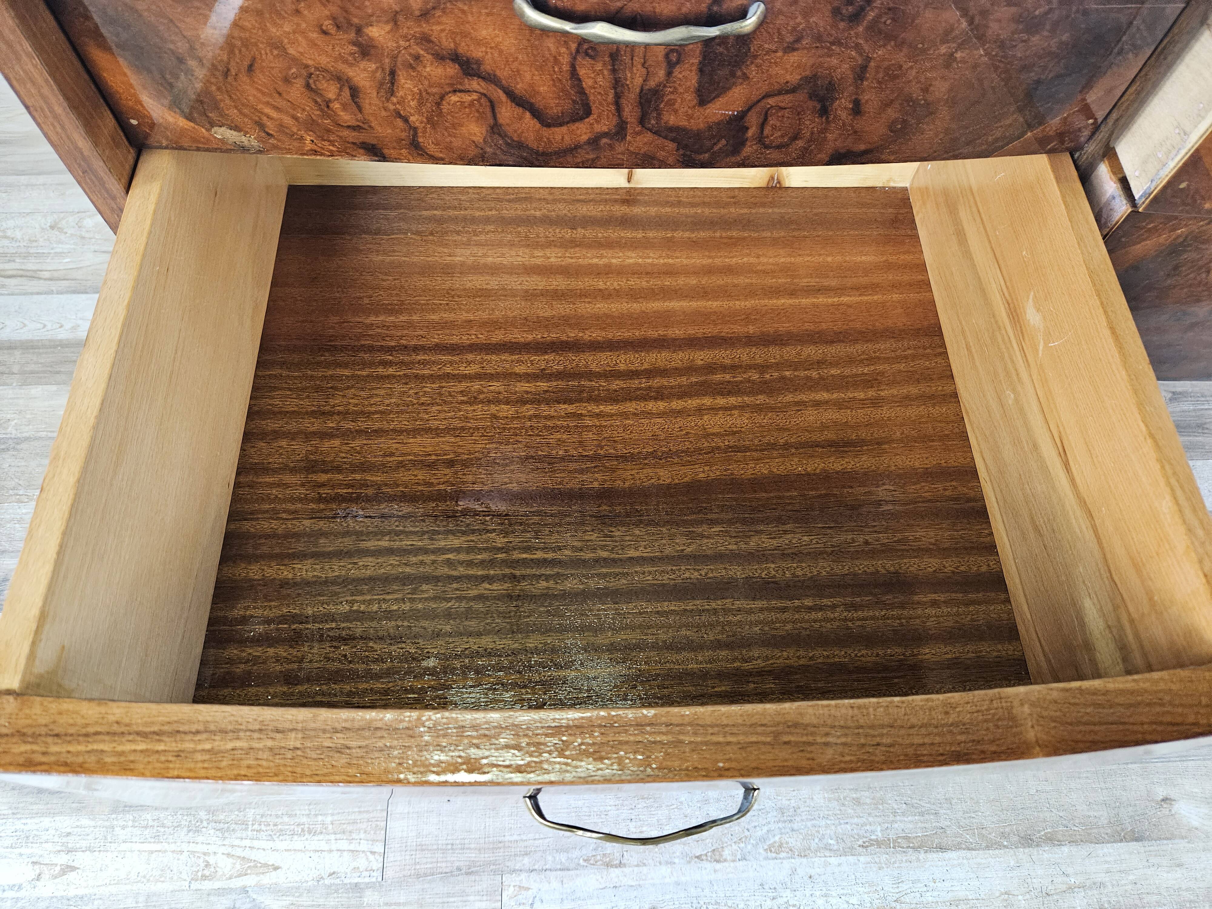 Commode des années 1960 avec verre et six tiroirs