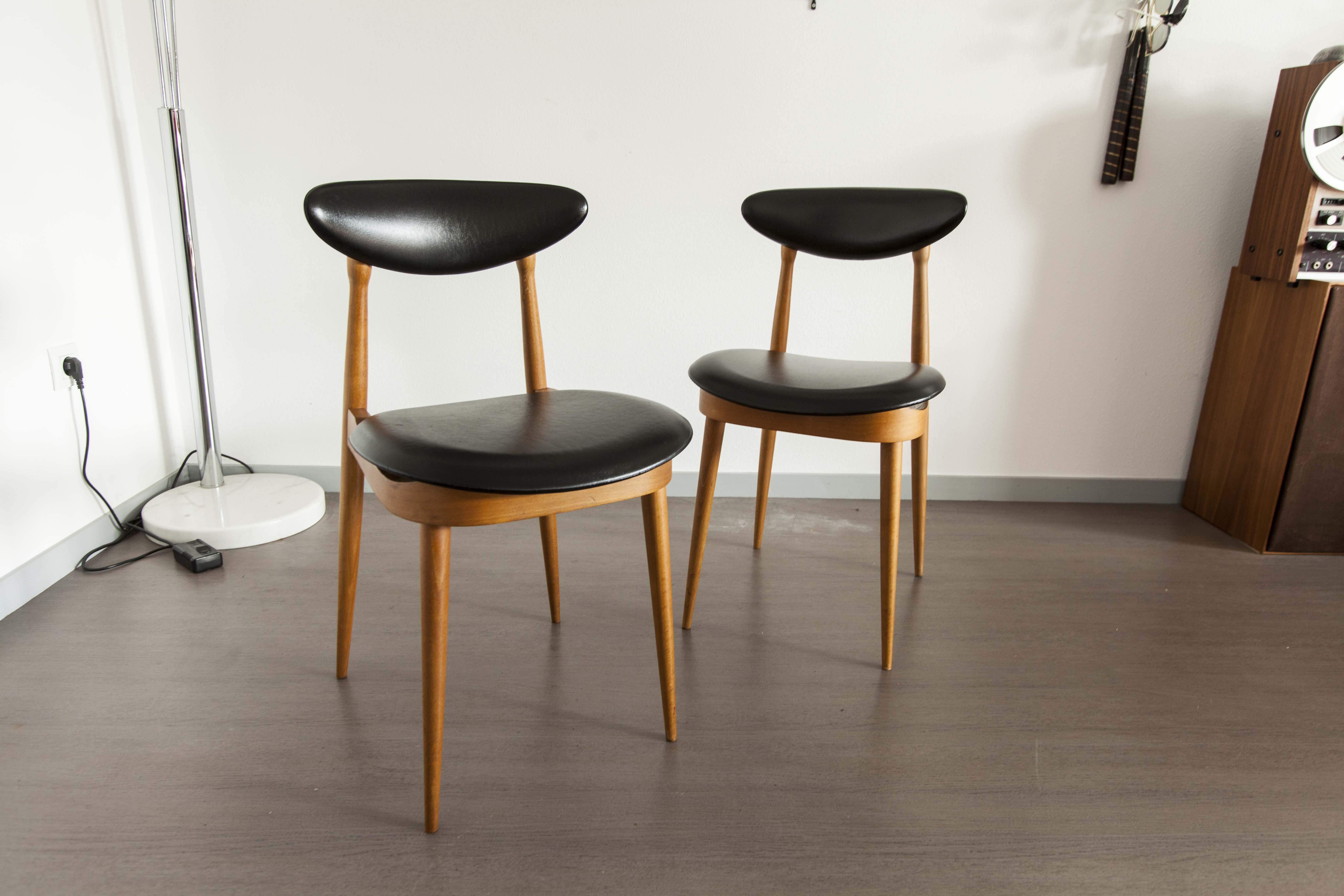 Pair of chairs  Baumann modèle "pégase"