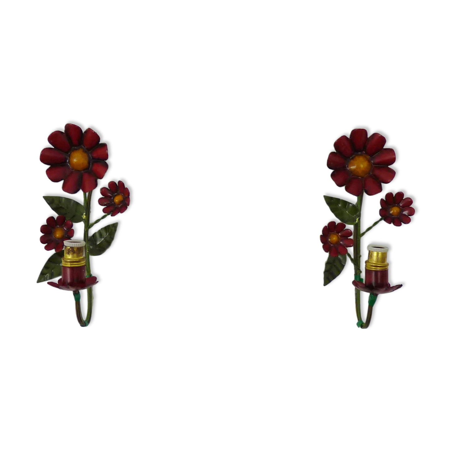 Pair of vintage Italian wall lamps in painted sheet metal. Decoration flowers. Year 50 60