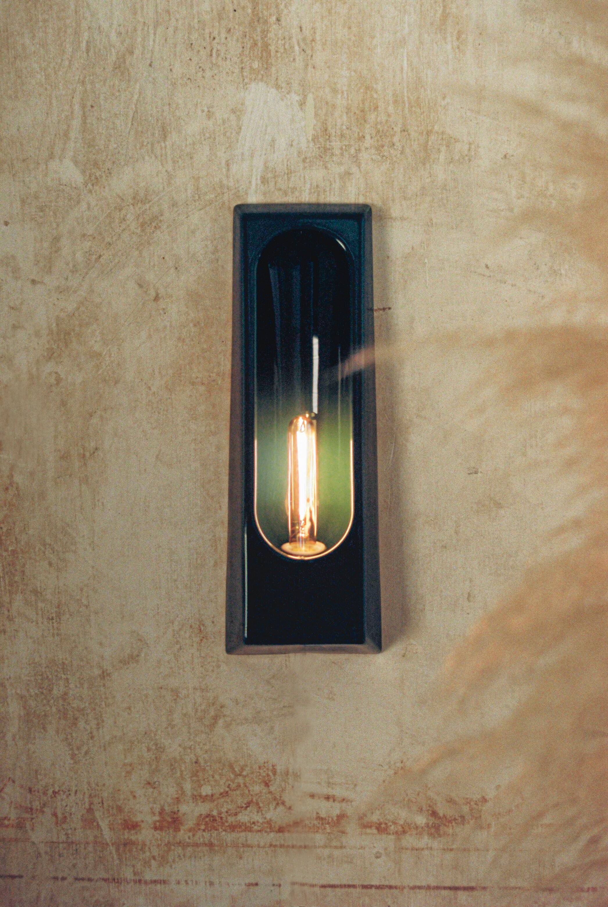 Alcove marin wall light