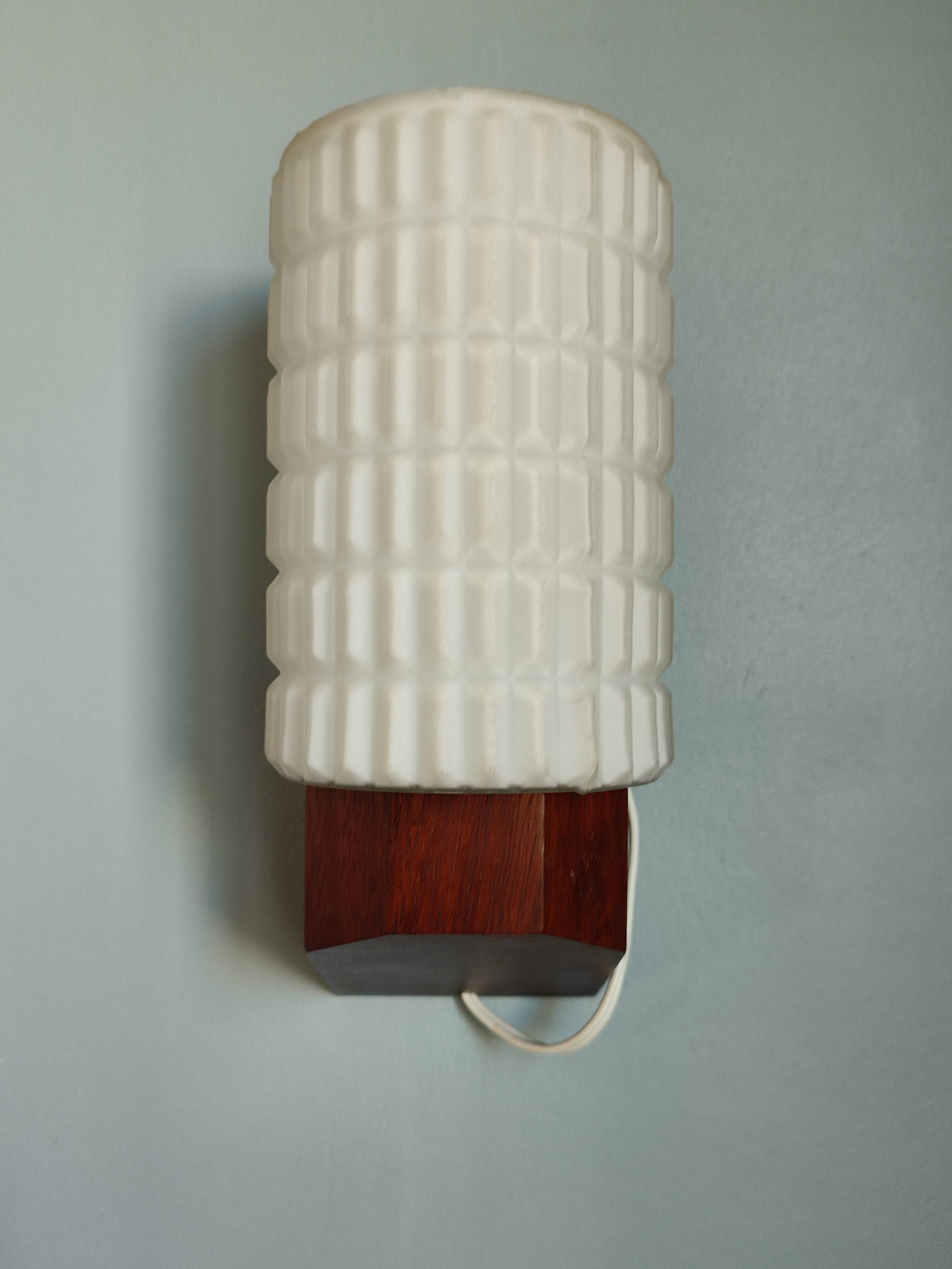 Wall lamp in opaline and vintage teak