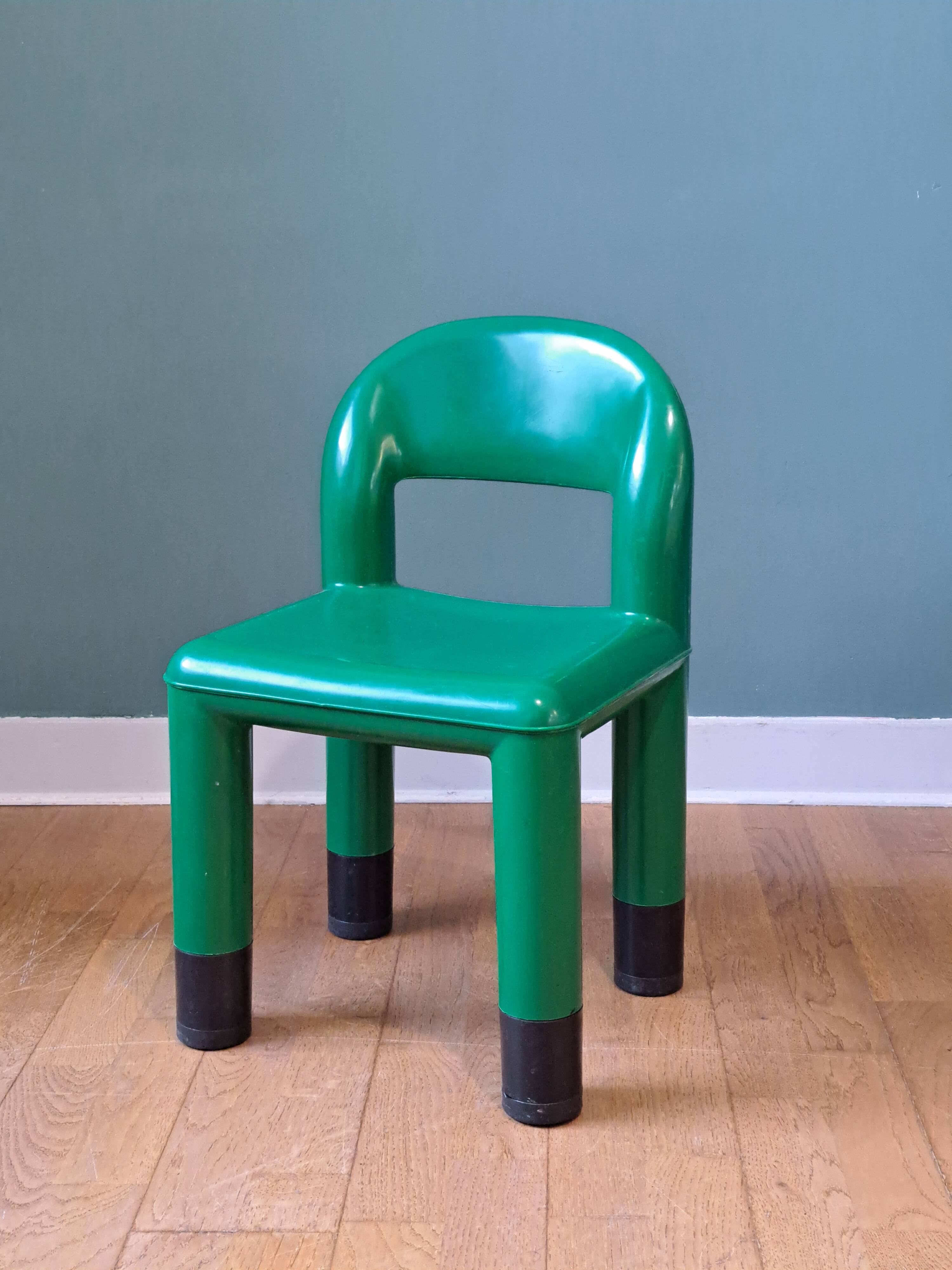 Chaise enfant design italien