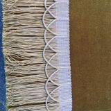 Gold velvet pouf with fringes