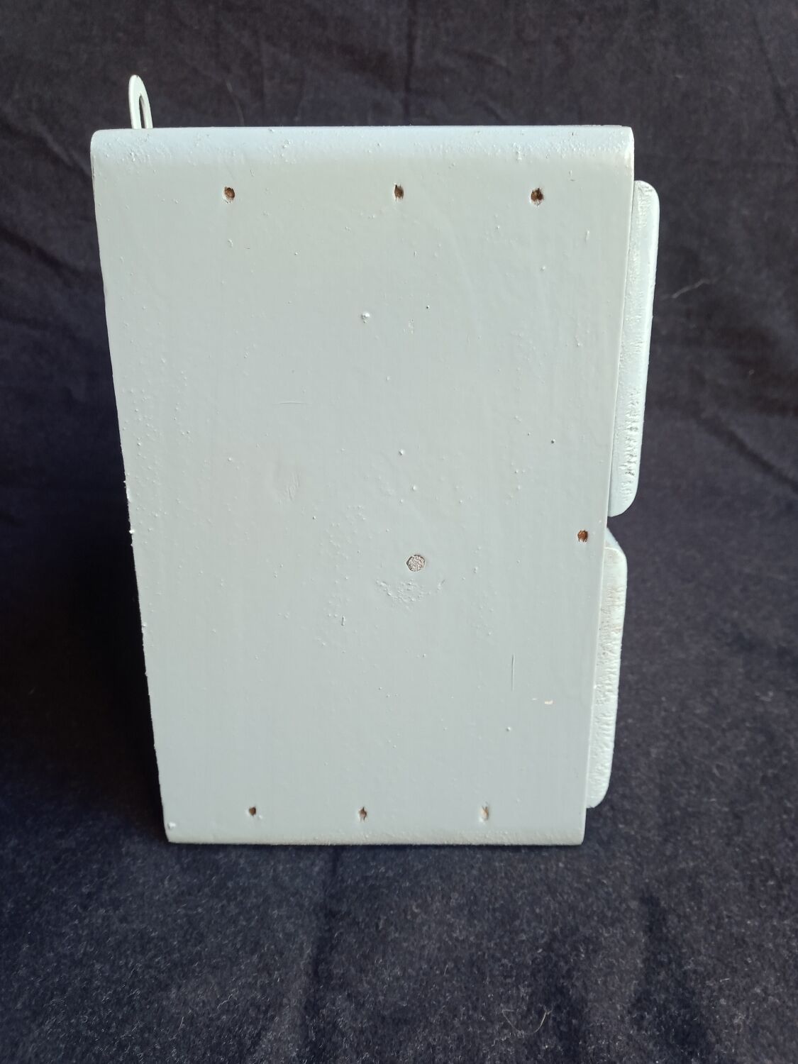Wall-mounted storage unit with two drawers