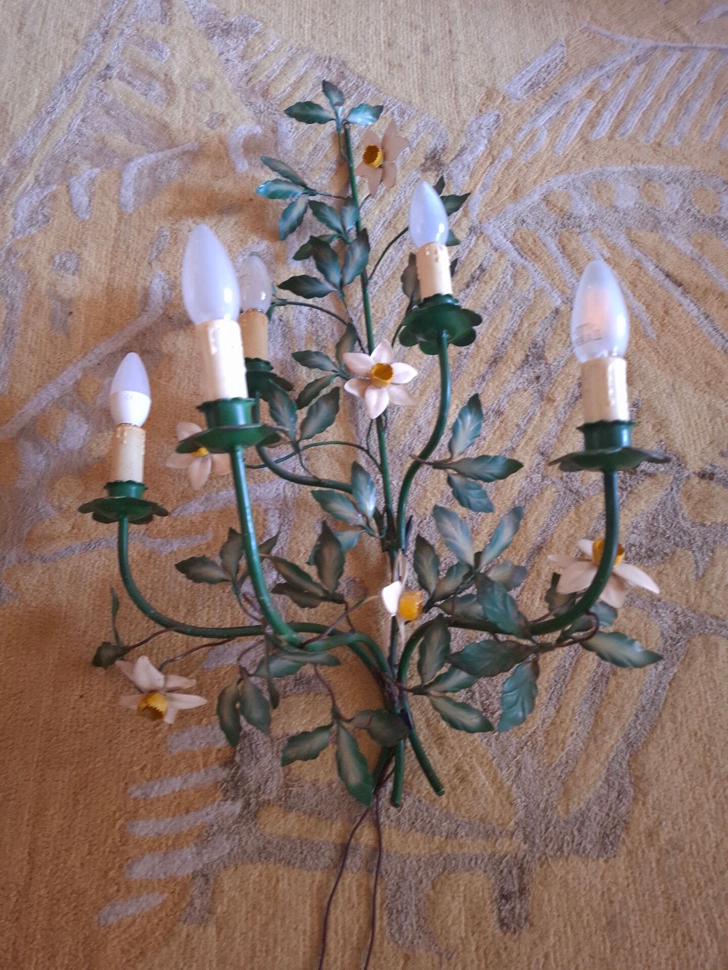 Applique decor de fleurs en métal