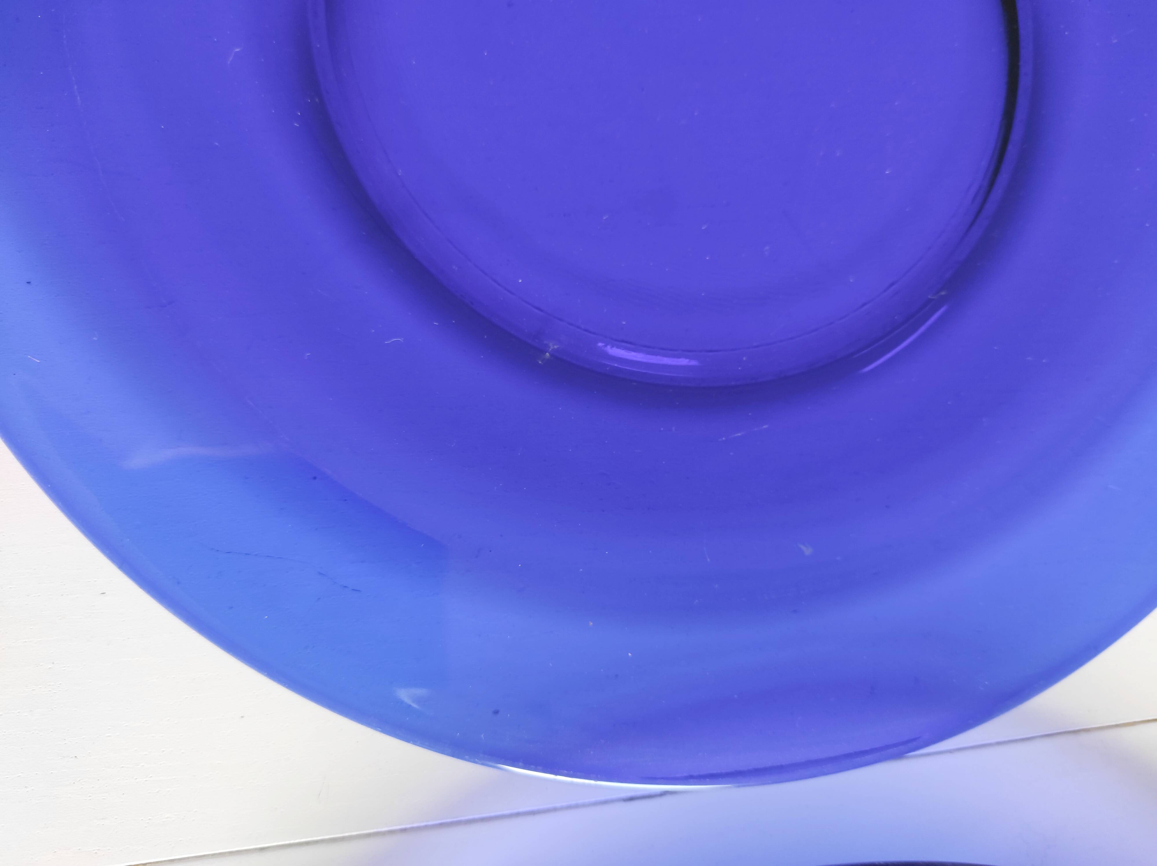 6 blue glass dishes