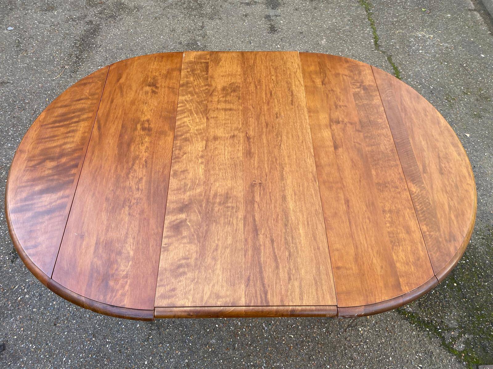 Round extendable dining table Louis Philippe 90cm with an extension.