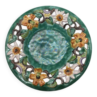 Plate with cut-out design GMUDNER