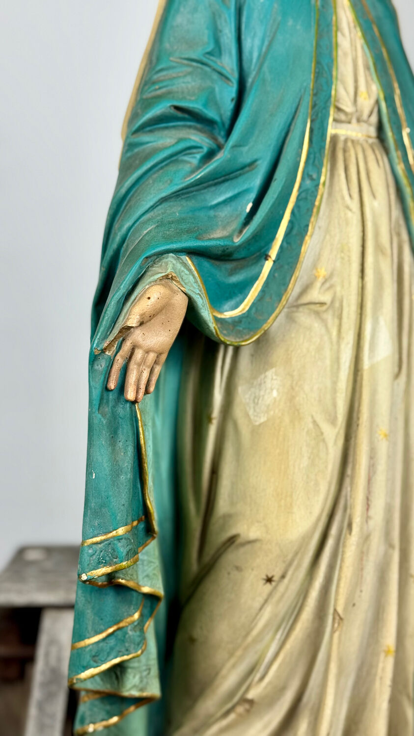 Statue of the Immaculate Virgin Mary, 19th century.