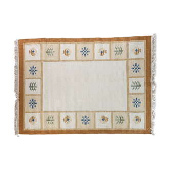 Scandinavian 20th century rug. 197 cm x 138 cm.