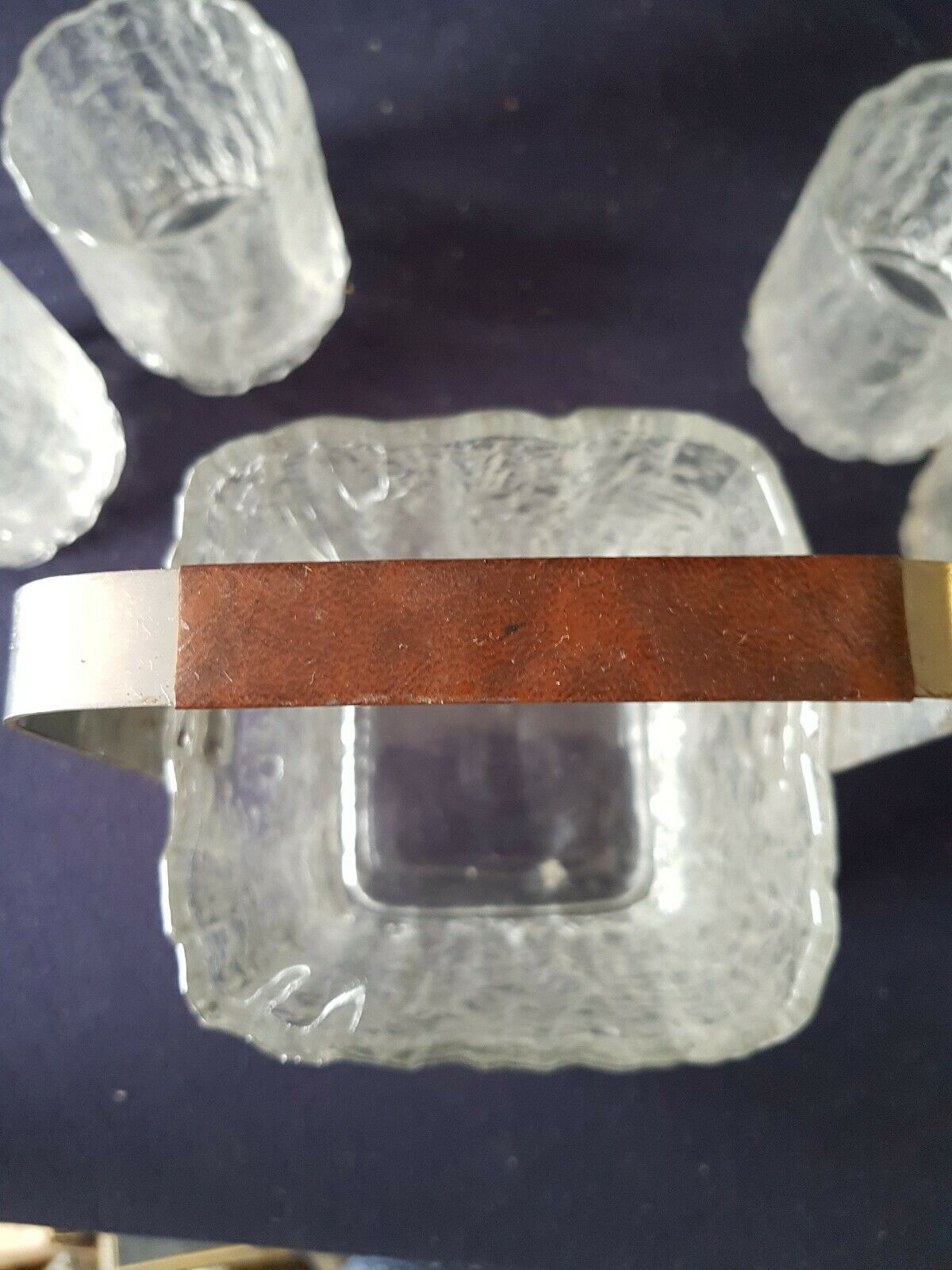 Lot of 4 whiskey glasses with its ice bucket frosted style
