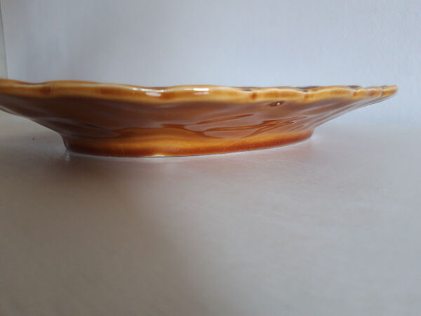 Fruit dish signed Sarreguemines