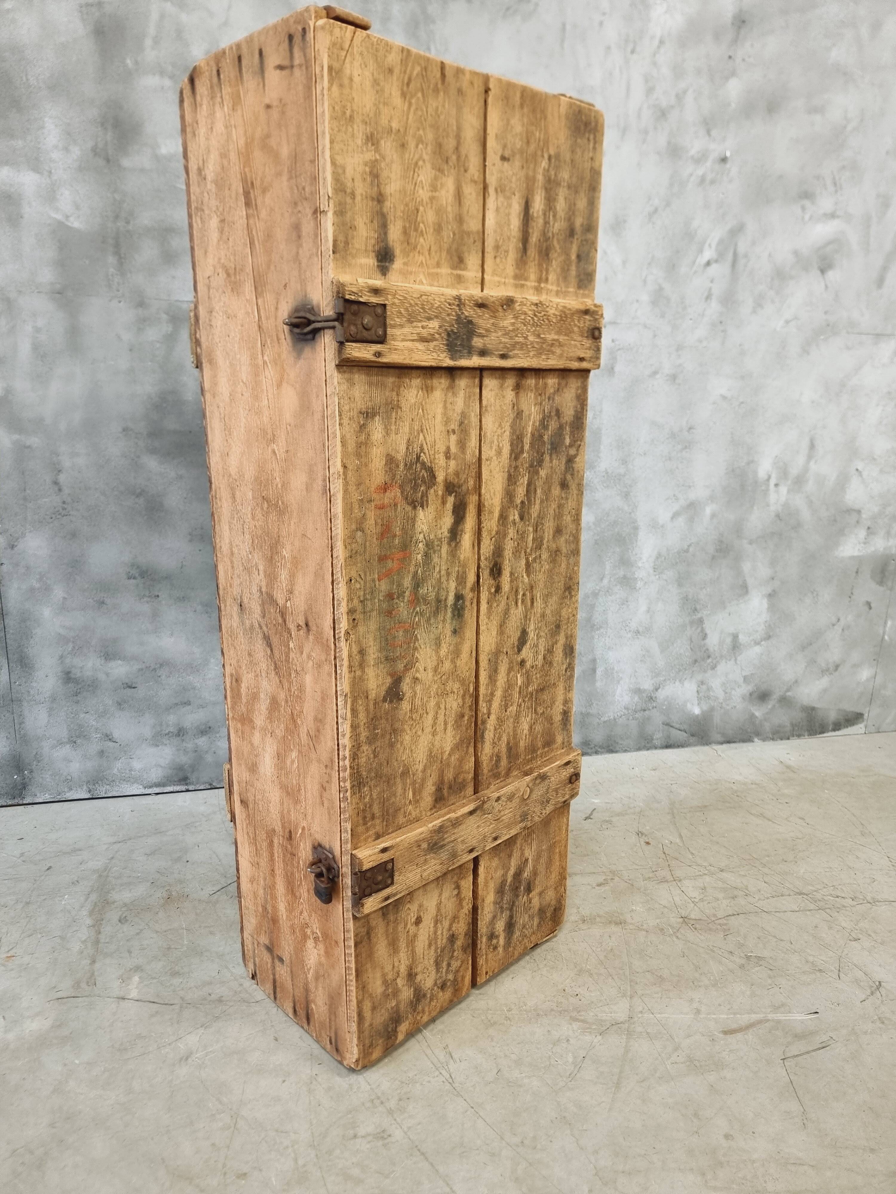 Coffre ancien table basse XIXe siècle 57x152 cm