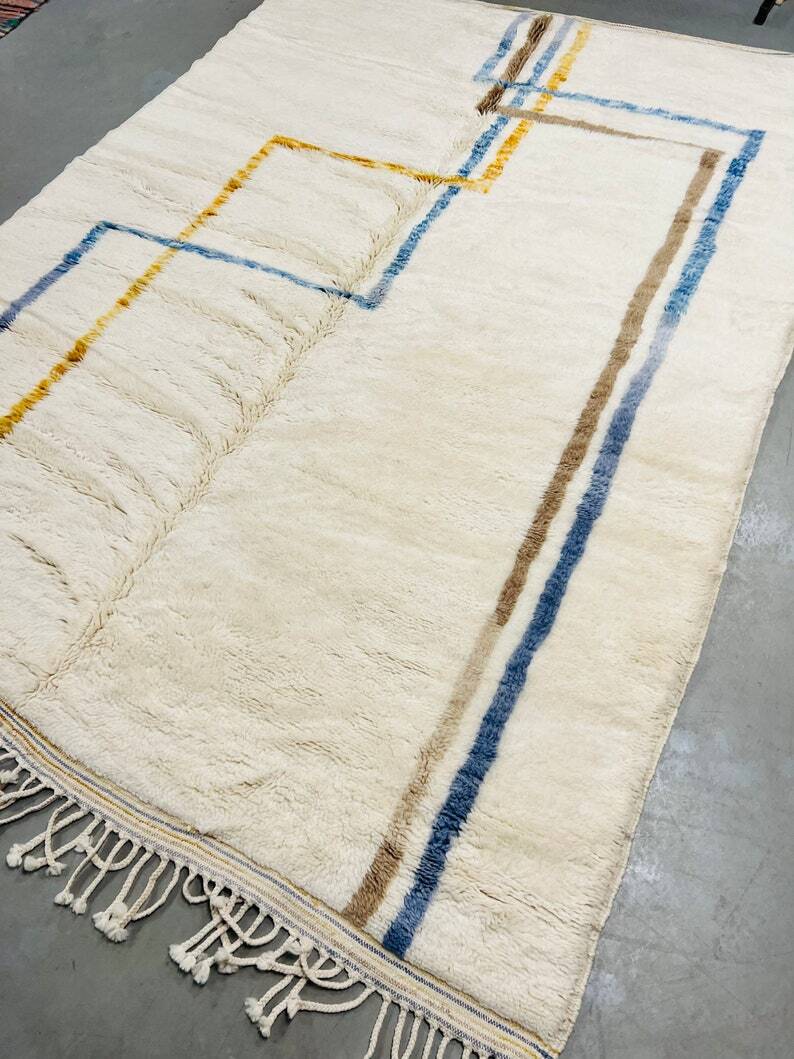 Traditional handmade Beni Ouarine rug size 250cmx150cm