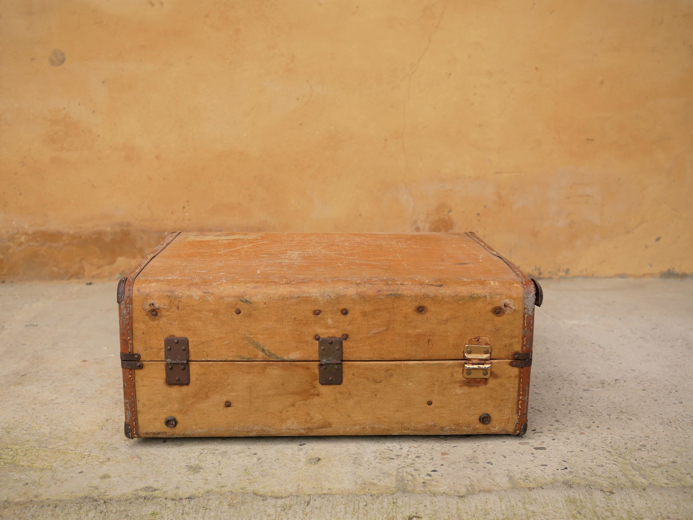 Yellow vintage case