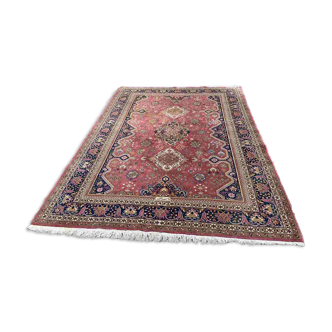 Tapis persan en laine nouée bordeaux