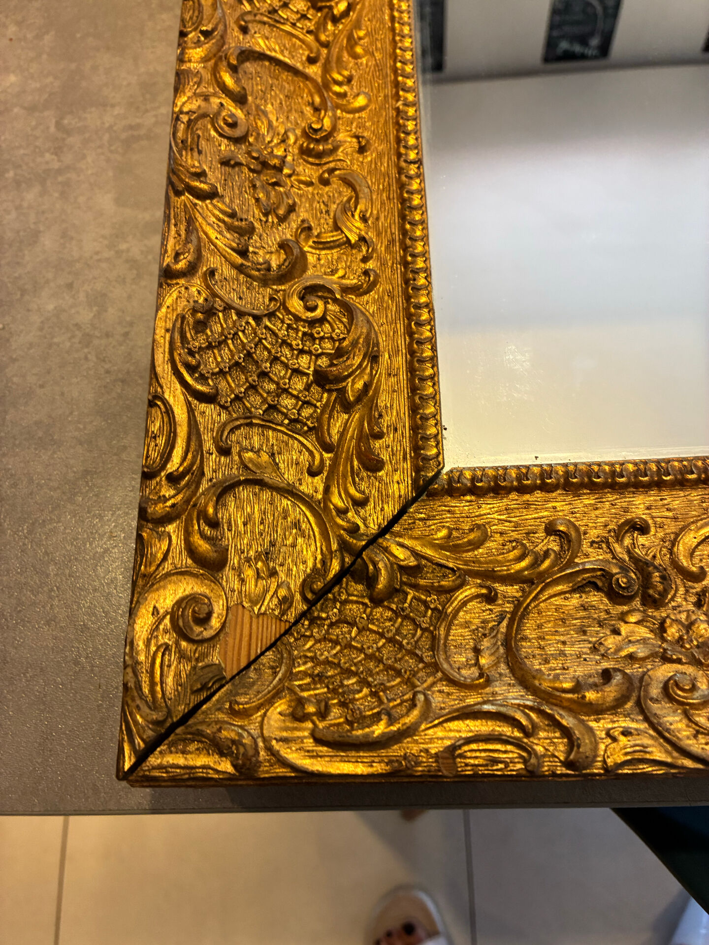 Rectangular framed mirror in wood and gilded stucco – Louis XV Rococo style