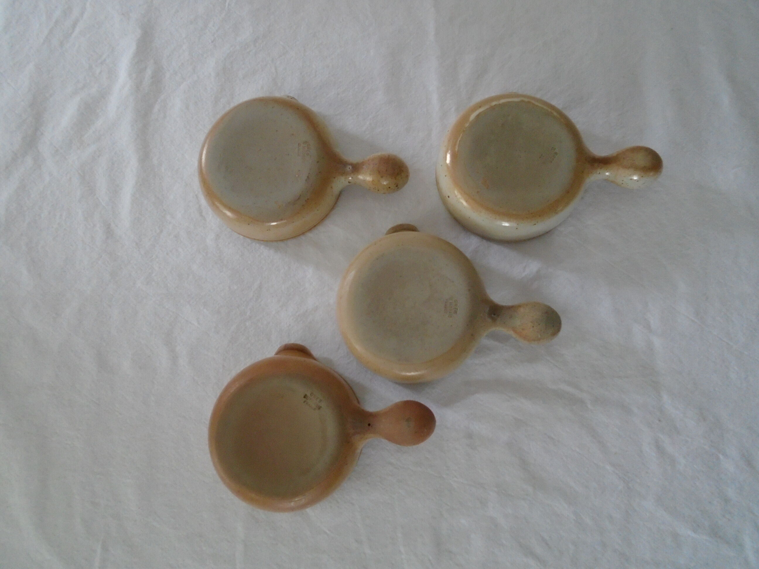 4 cassolettes in sandstone