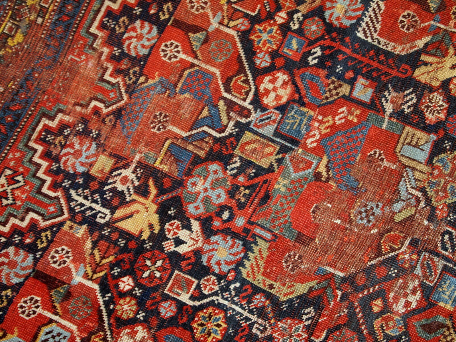 Handmade Oriental antique carpet 149cm x 195cm 1840s