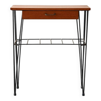 Table de chevet scandinave en teck et fer des années 1950/60