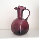 Carafe d'Empoli en verre soufflé violet