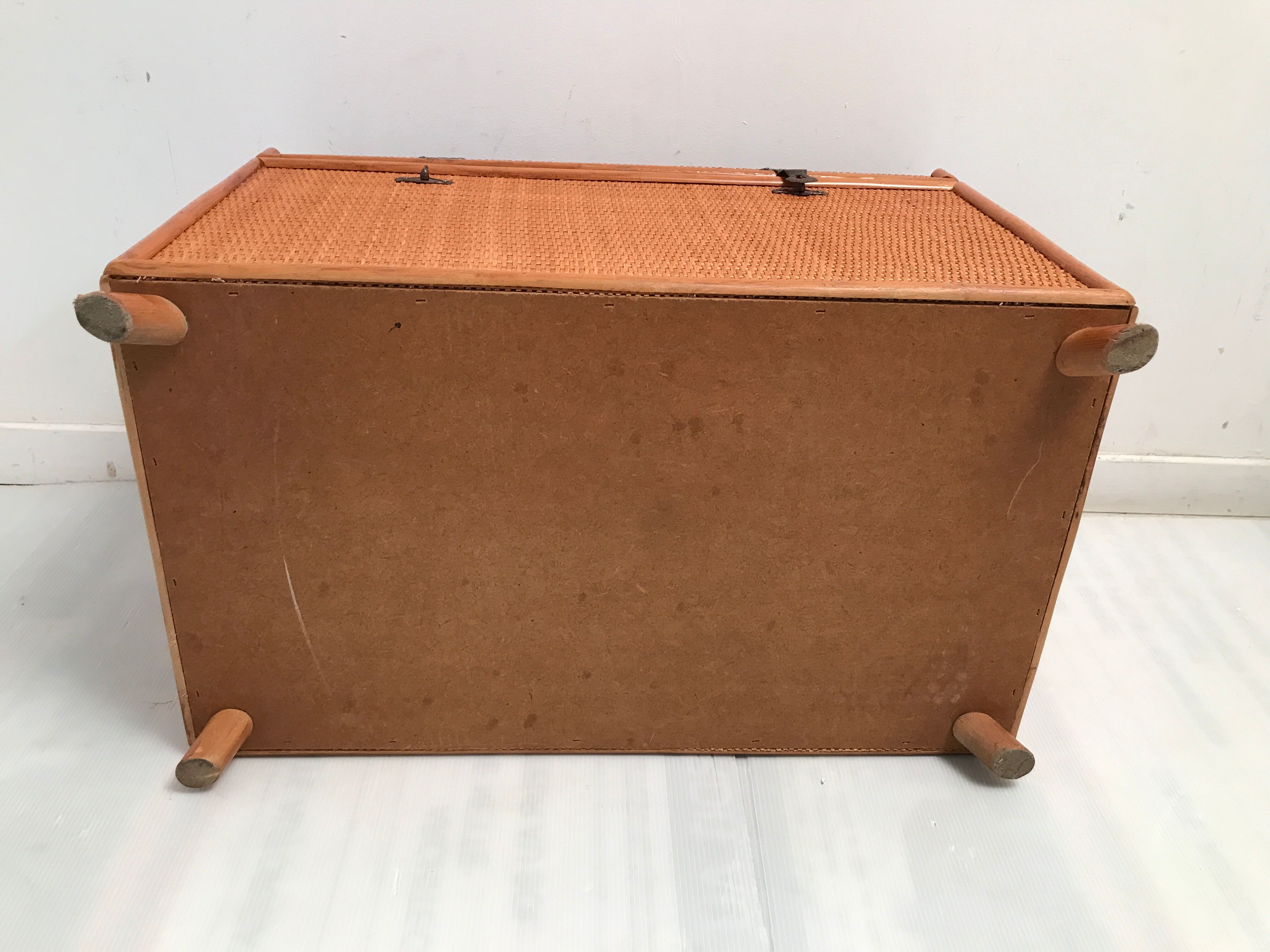 Trunk trunk in canned rattan 50s-60s