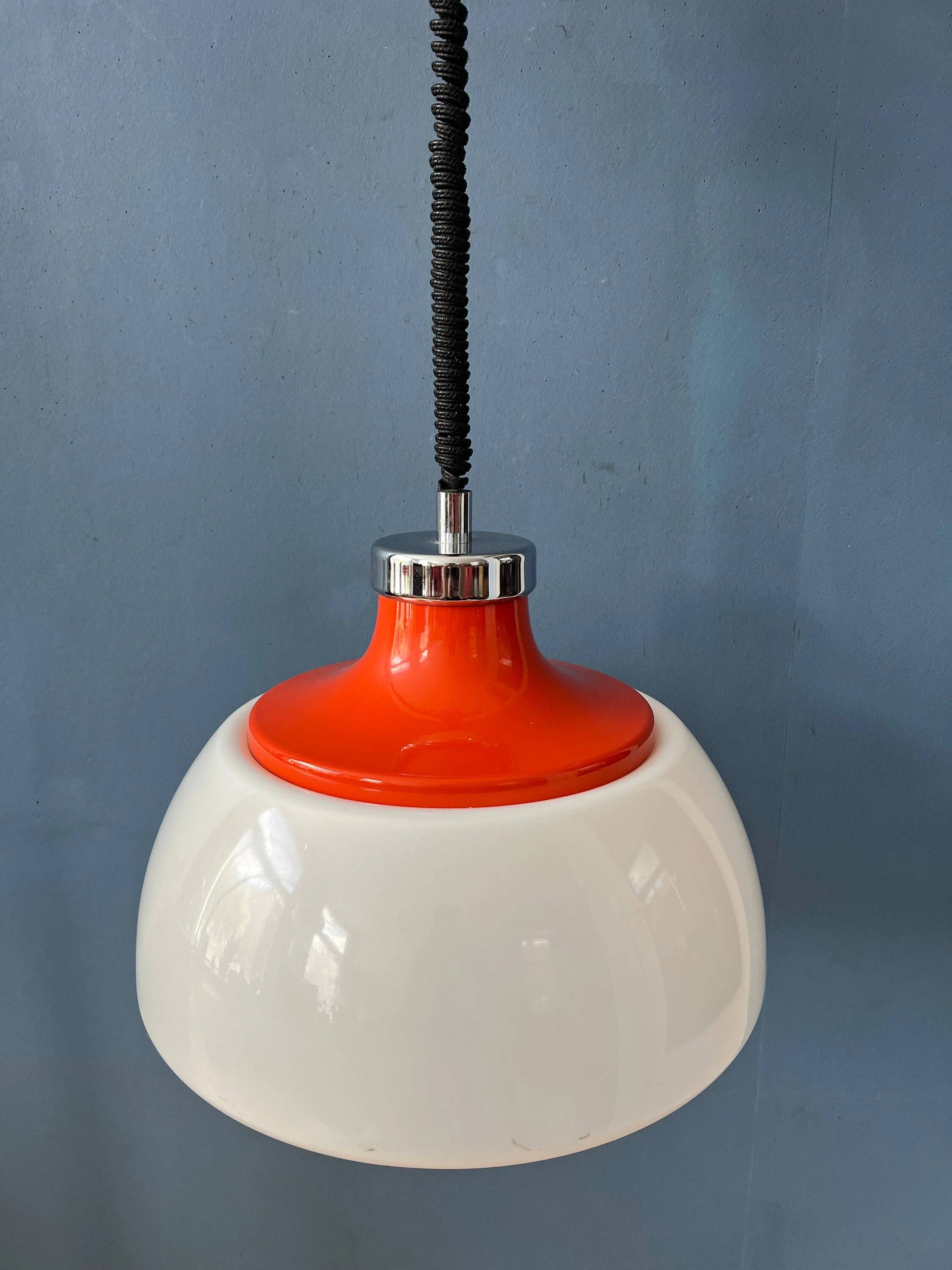 Suspension Space Age massive in white plexiglass Mid-Century with a red top cap.