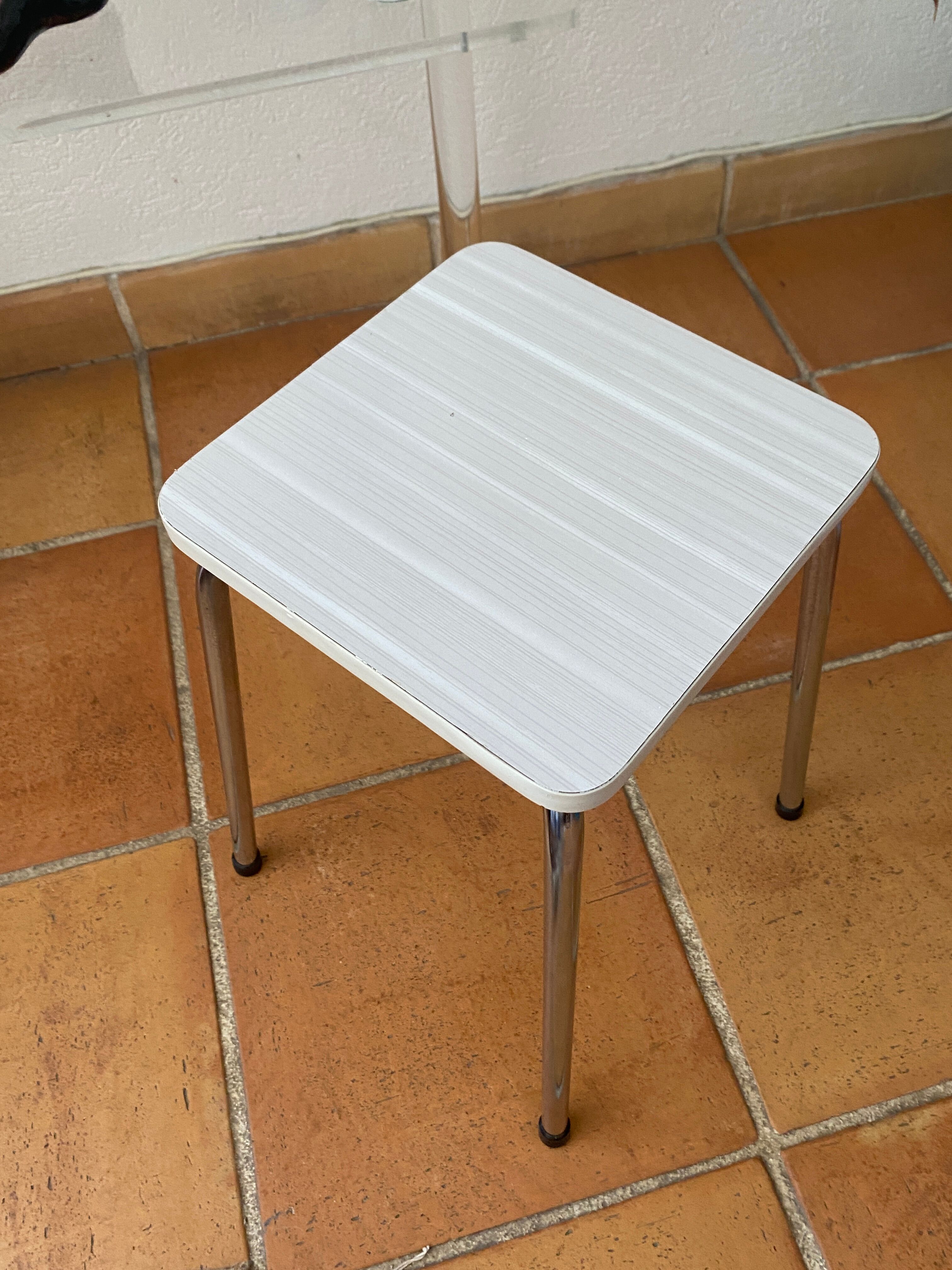Tabouret en Formica