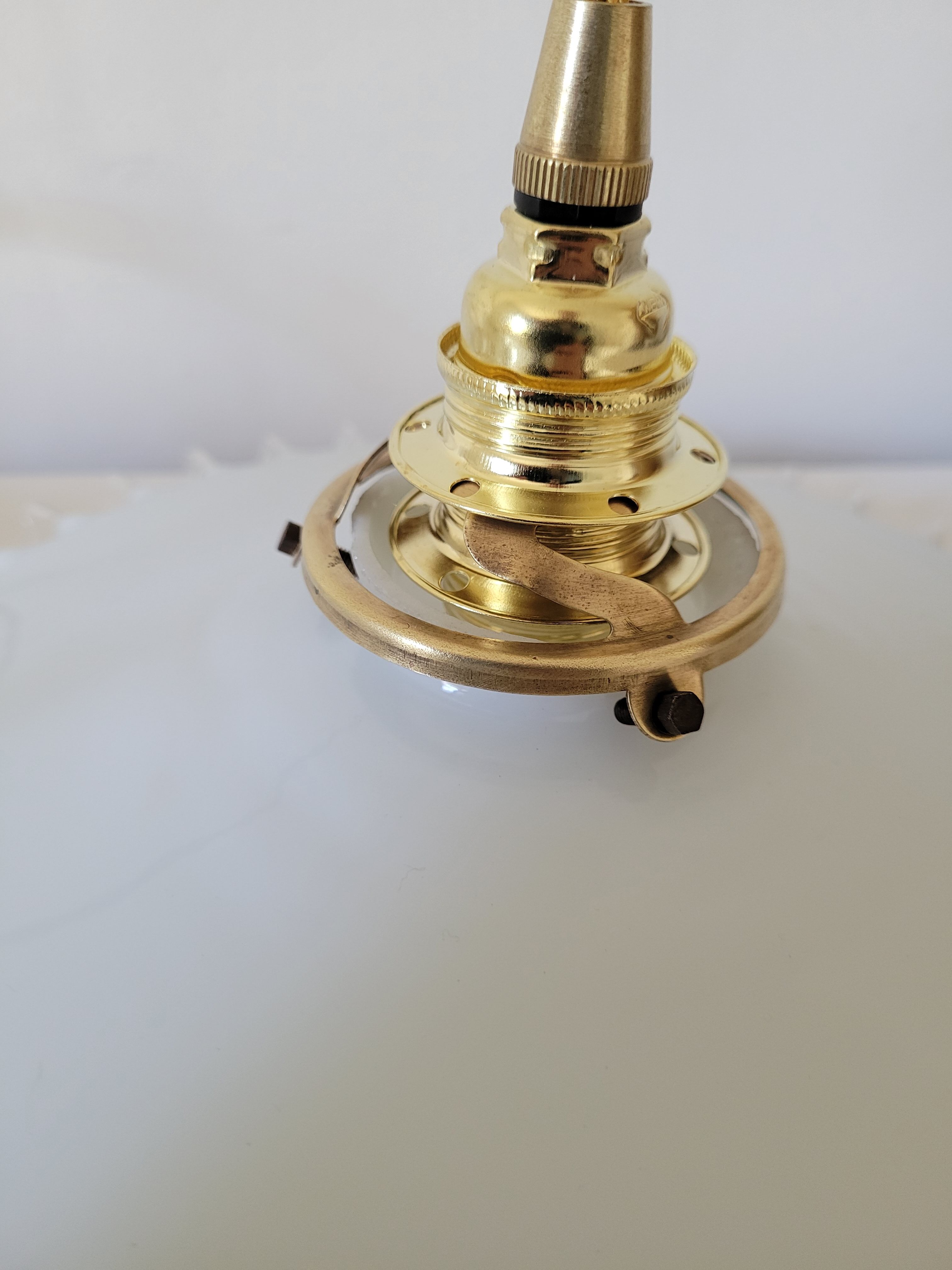 Duo of serrated opaline suspensions