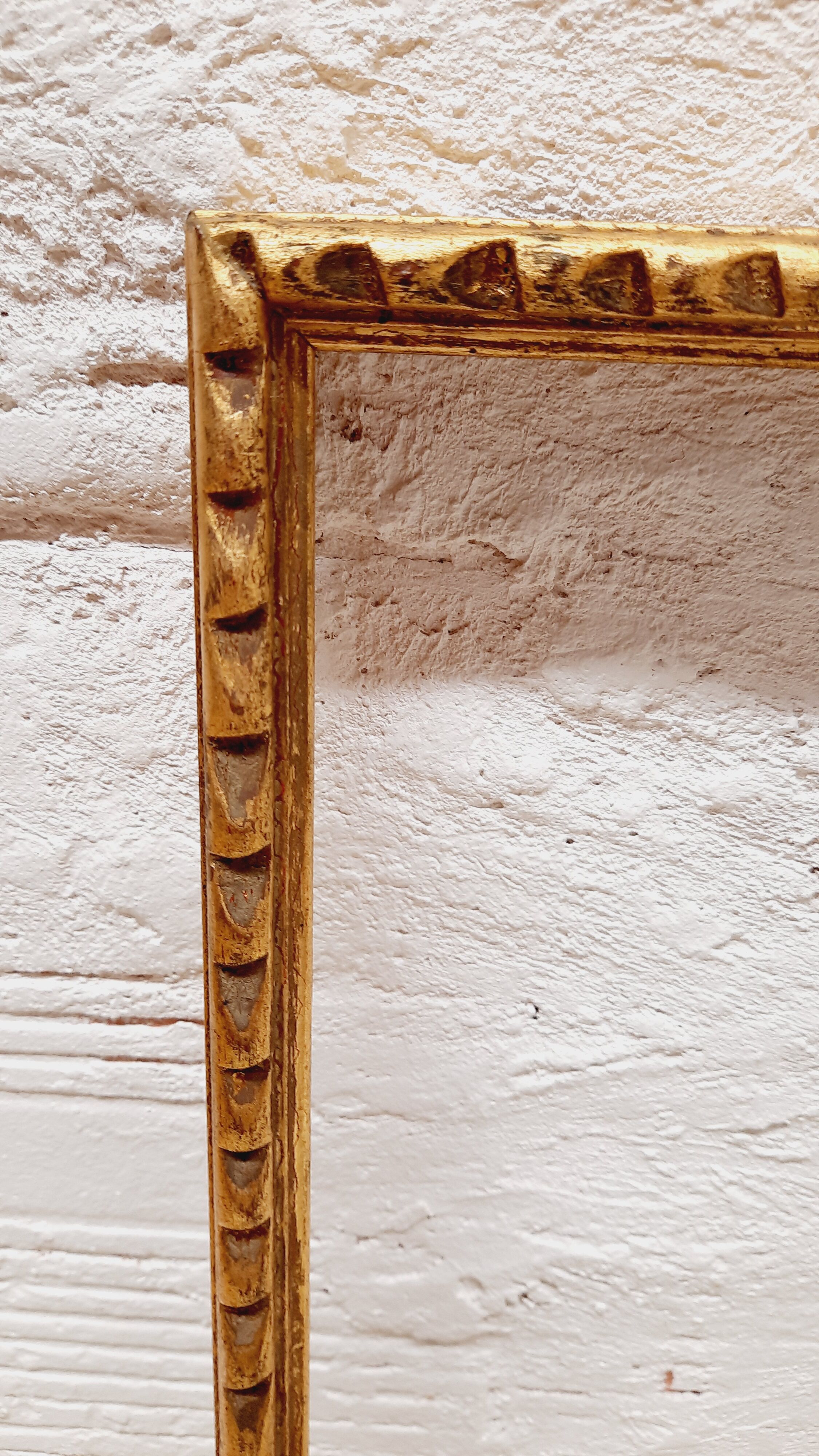 Golden wood frame with godrons