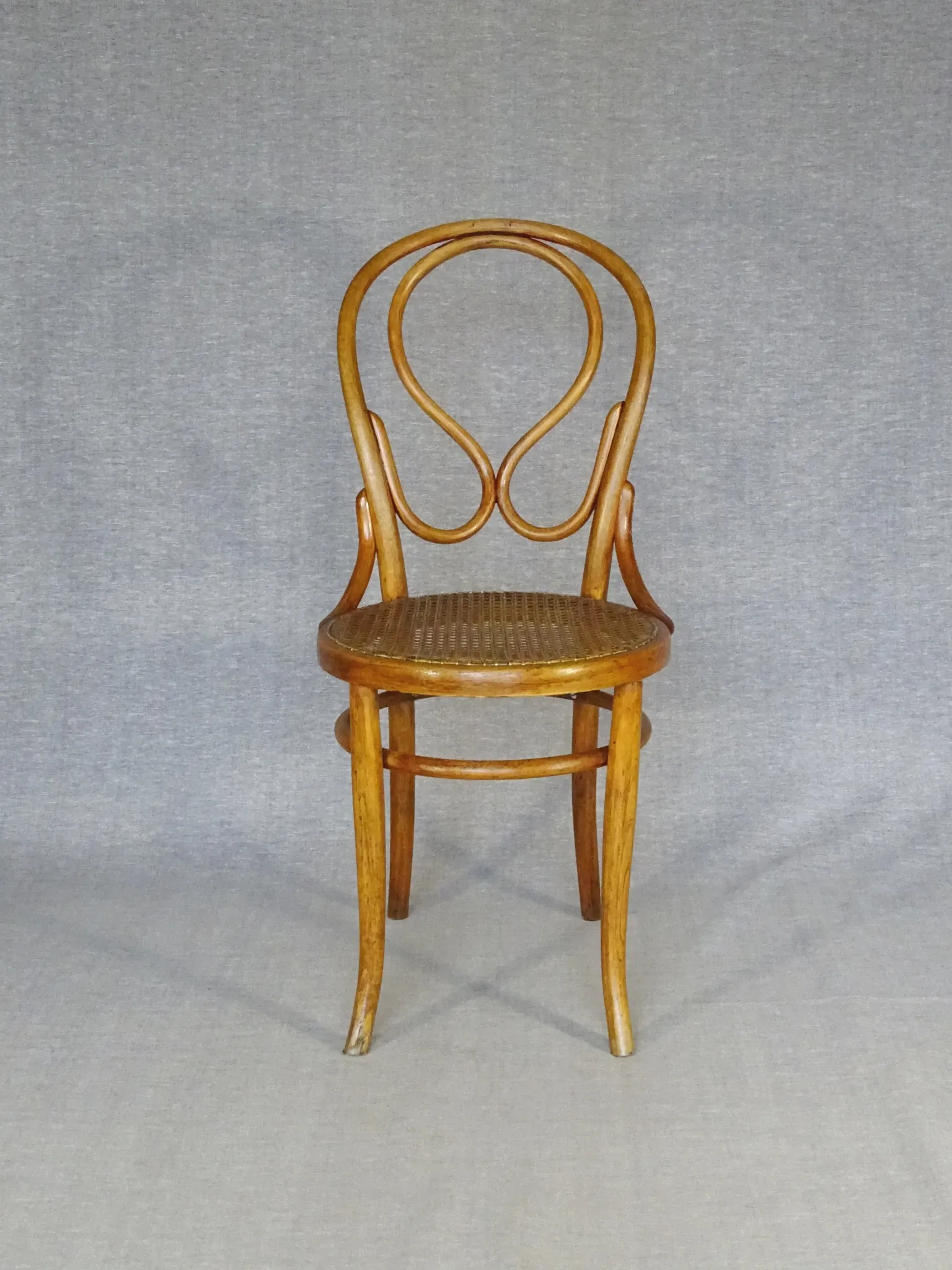 Fischel N°20 bistro chair known as OMEGA circa 1900, not Thonet.