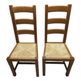 Deux chaises bois classiques