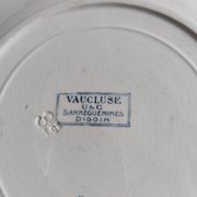 Flat plates (4) in Sarreguemines earthenware, Terre de fer Digoin, Vaucluse model