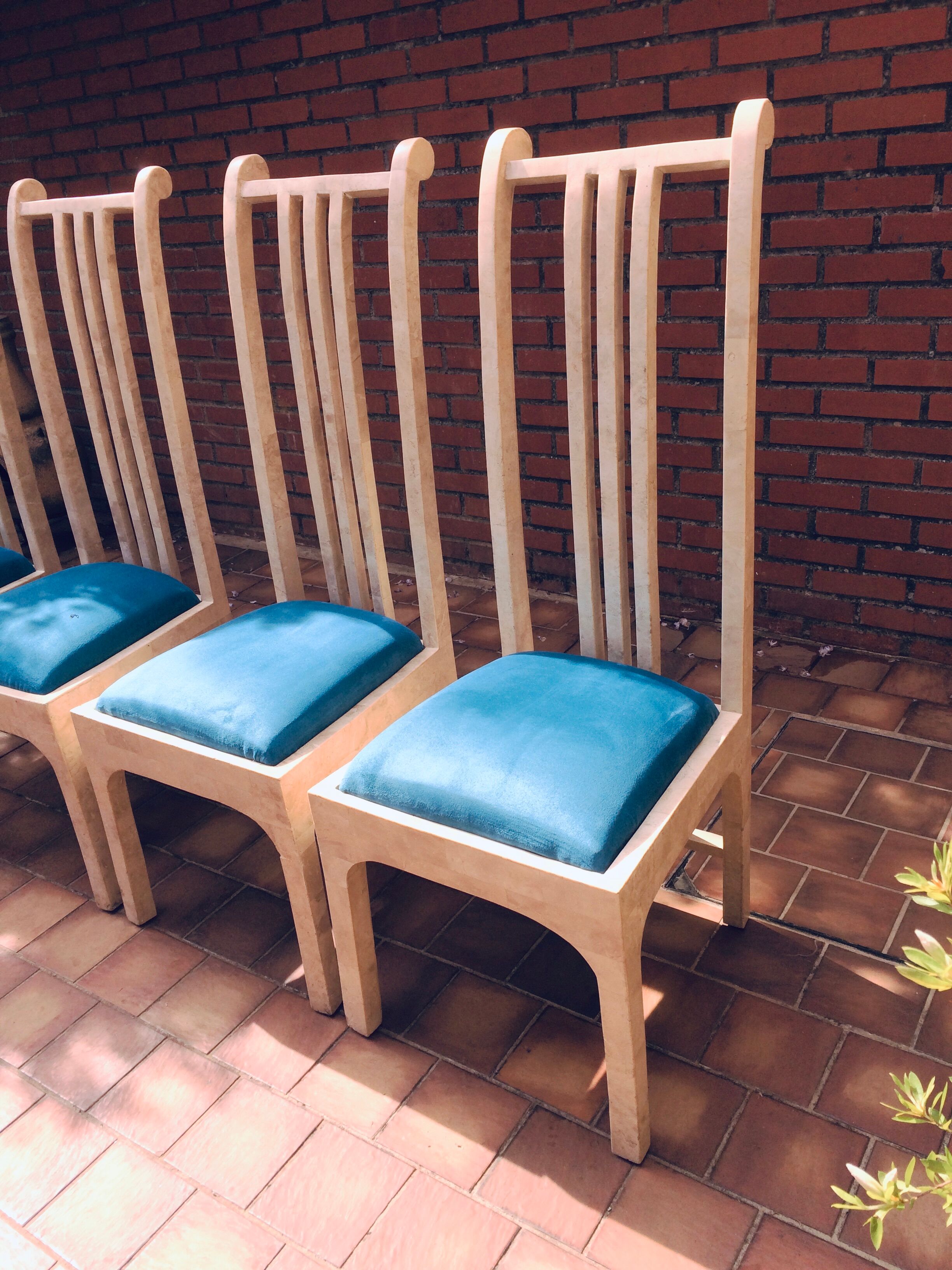 Chaises vintage et design en marbre blanc
