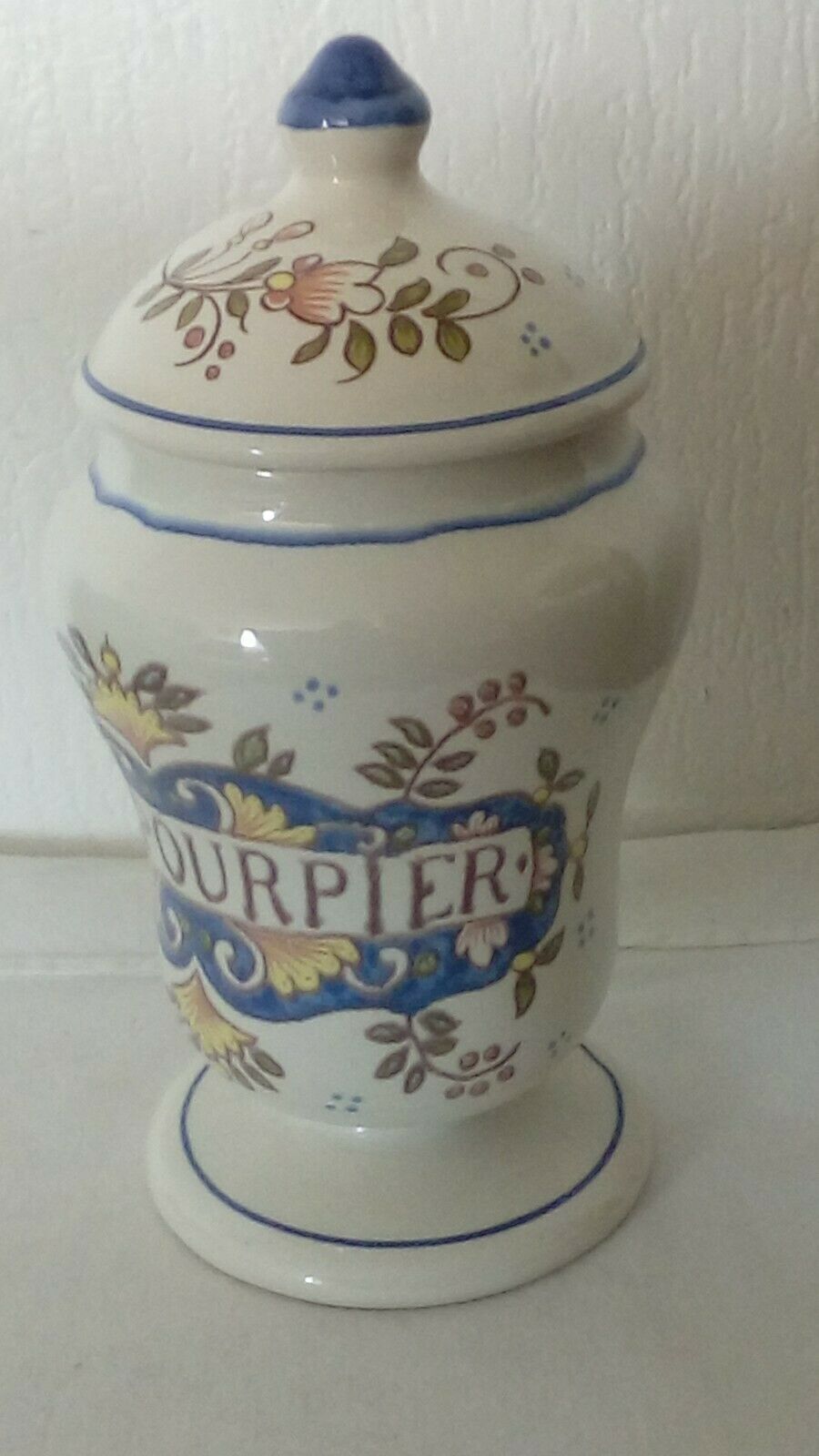 Pharmacy pot in faience