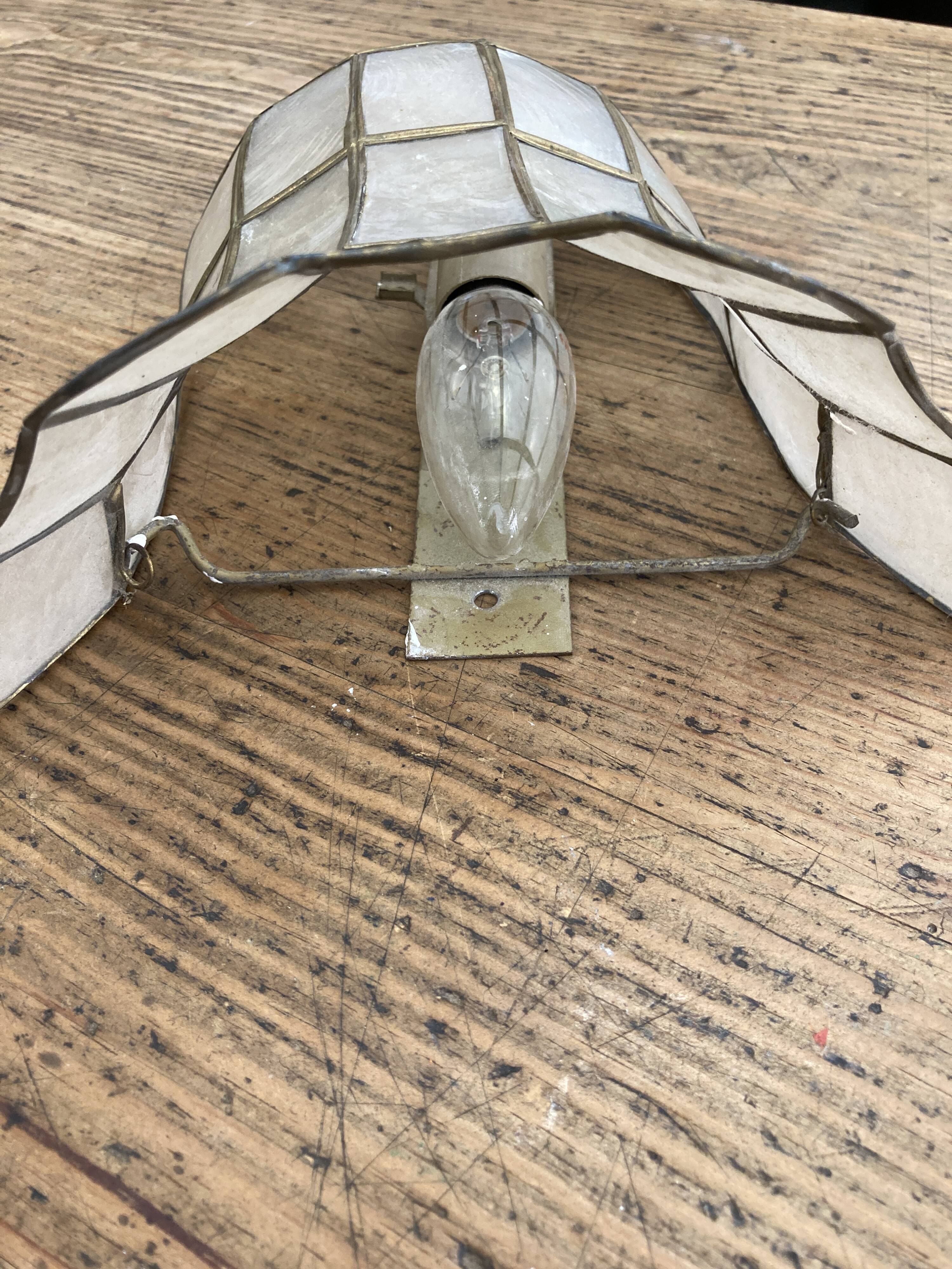 Wall lamp in mother-of-pearl and brass