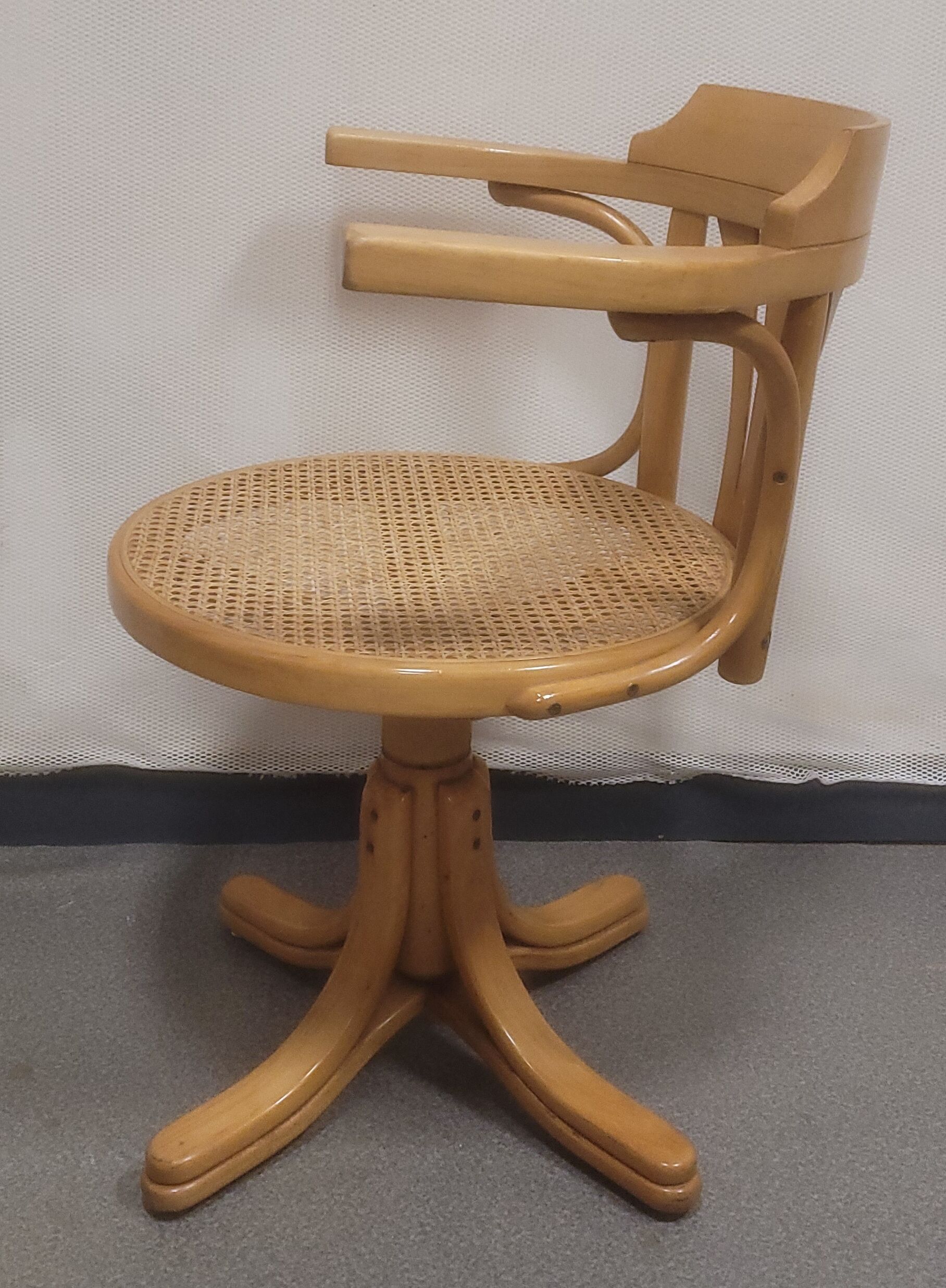 Thonet screw office chair n°5523 in canning