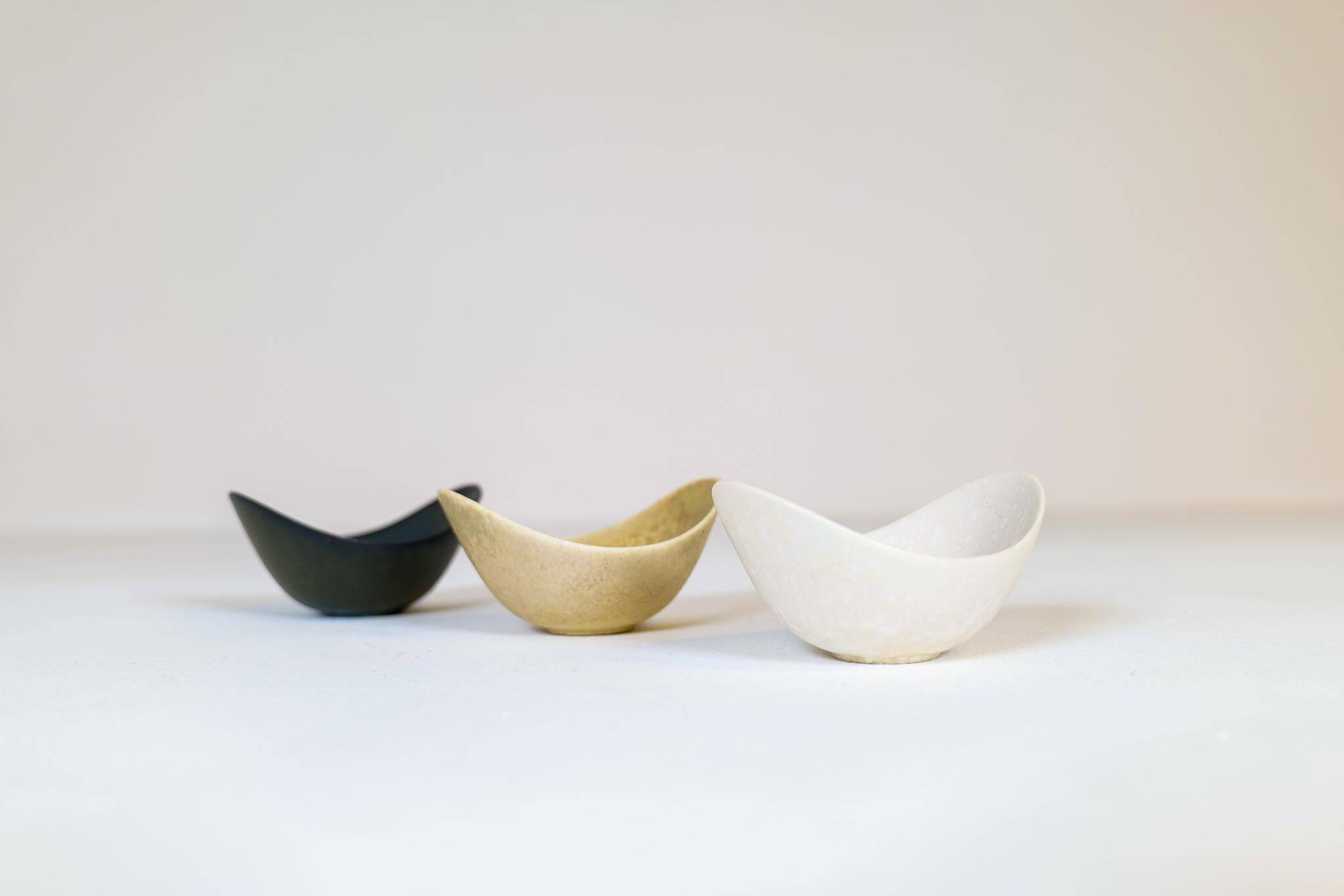 Mid-century modern ceramic set of 3 bowls by Gunnar Nylund, Rörstrand, Sweden.
