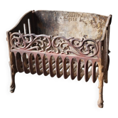 Porte bûches / Corbeille de cheminée en fonte
