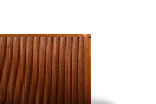 Armoire danoise à porte tambour en teck des années 1950