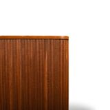 Armoire danoise à porte tambour en teck des années 1950