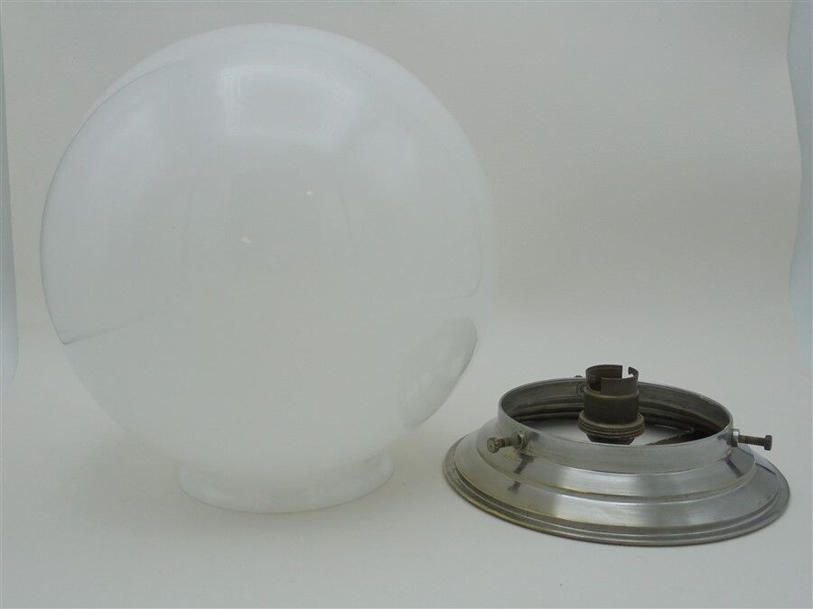 Opaline globe lamp