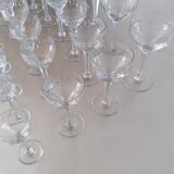 Service de 34 verres à pieds