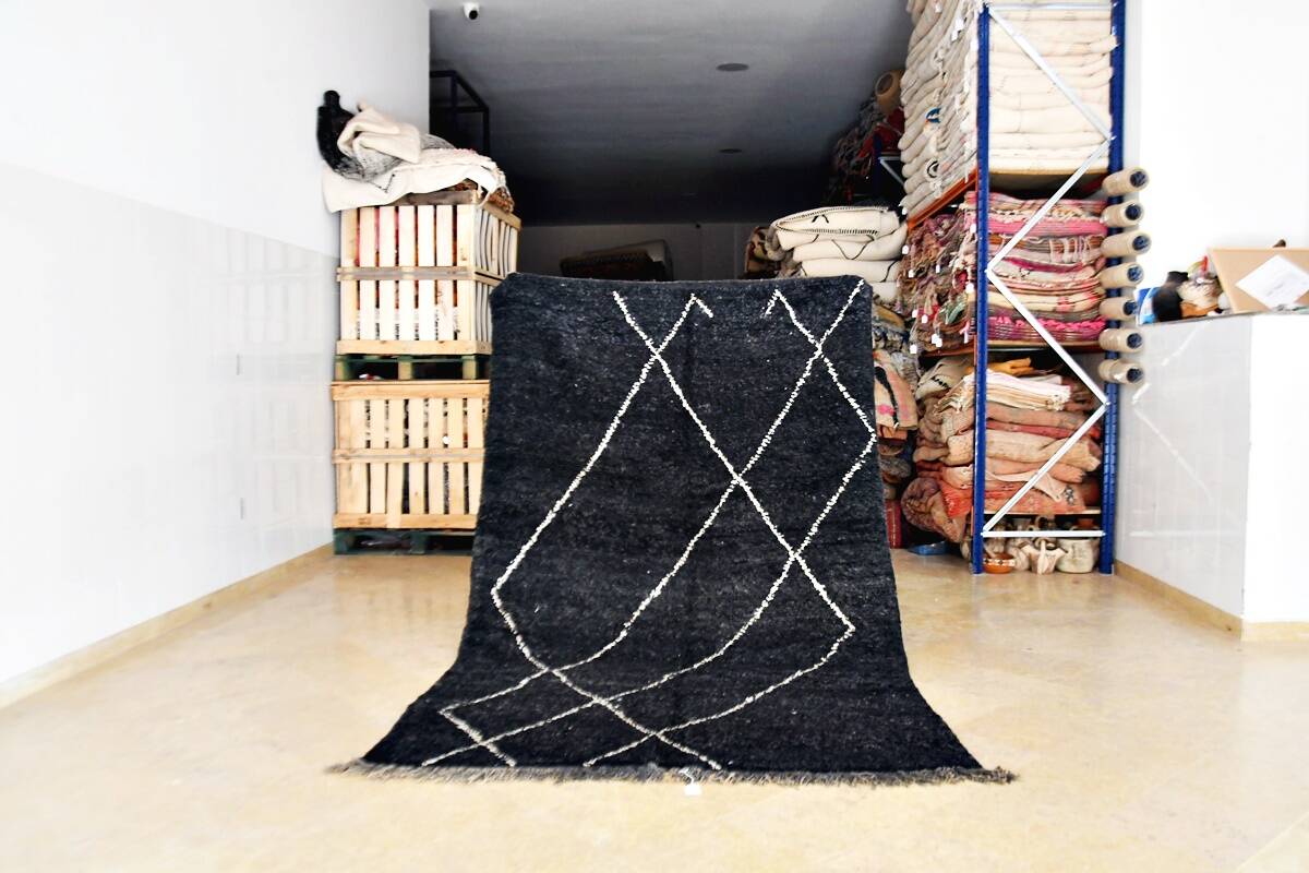 Beni Ouarain black rug 259 x 155 cm New